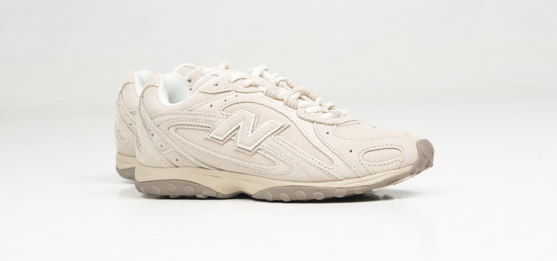 New Balance 204L