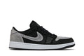 Tênis Swarovski x Wmns Air Jordan 1 Retro Low OG 'Shadow' preto e cinza com cristais brilhantes, vista lateral esquerda