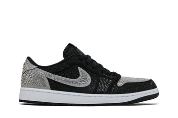 Tênis Swarovski x Wmns Air Jordan 1 Retro Low OG 'Shadow' preto e cinza com cristais brilhantes, vista lateral esquerda