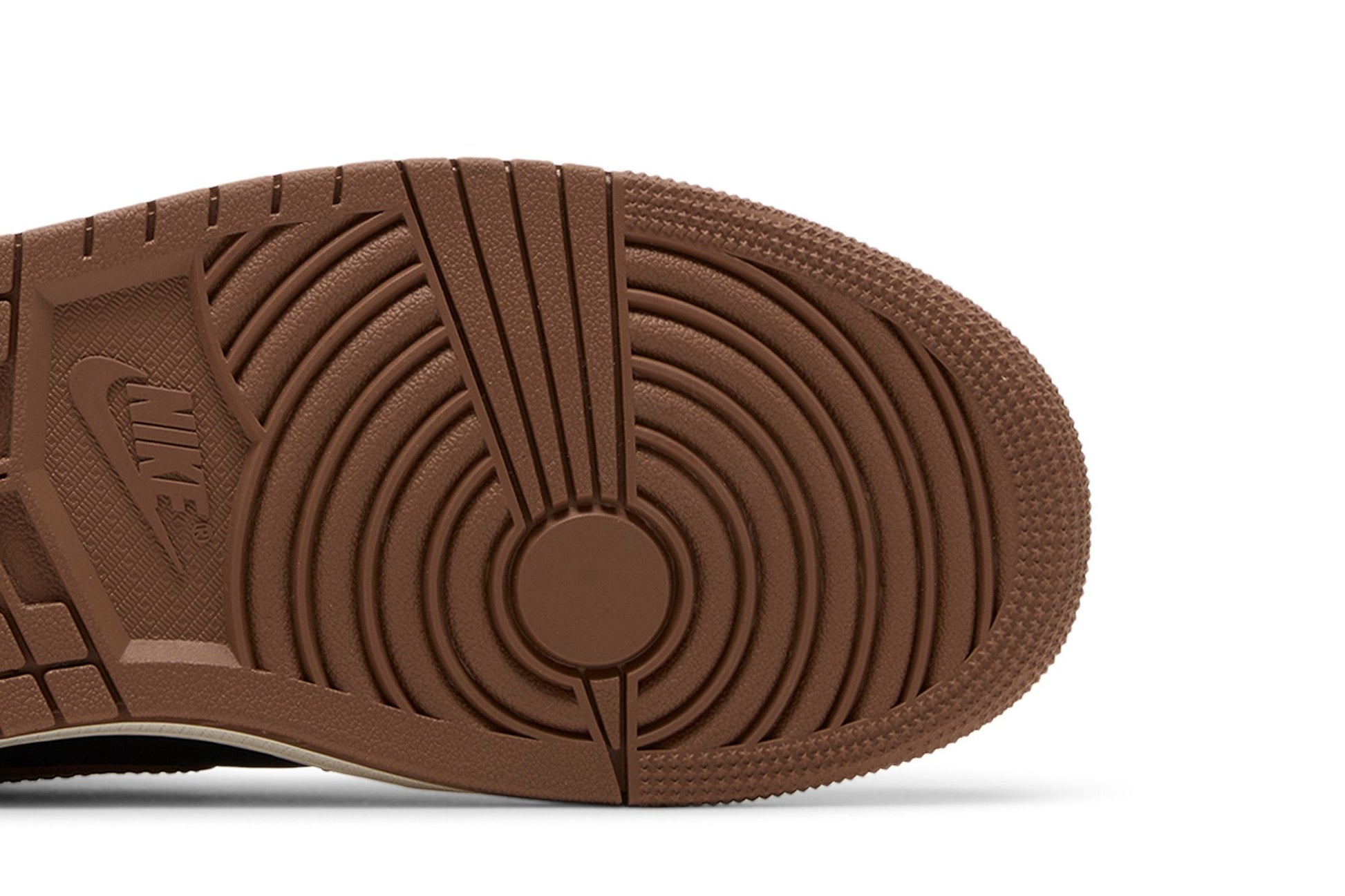 Close ponta da sola marrom do tênis Wmns Air Jordan 1 Low Archaeo Brown