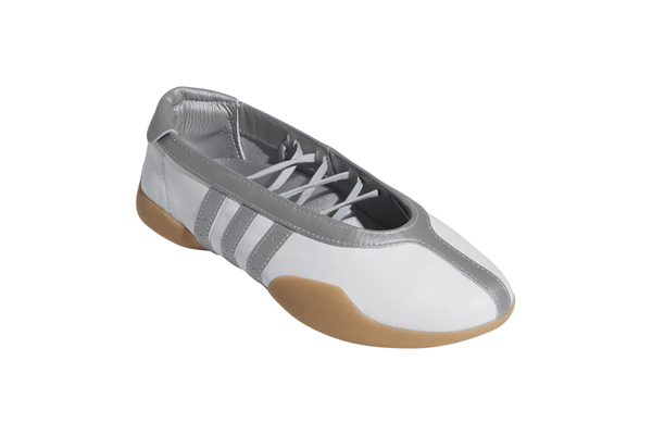 Tênis Adidas Taekwondo Mei Ballet Branco e Prata