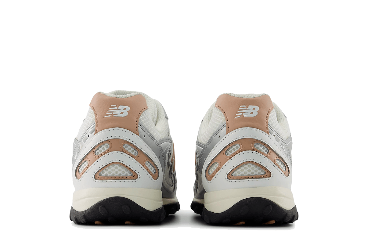 Tênis New Balance 204L Silver Metallic Flat Taupe Prateado - New Balance - U204LSWA - 1