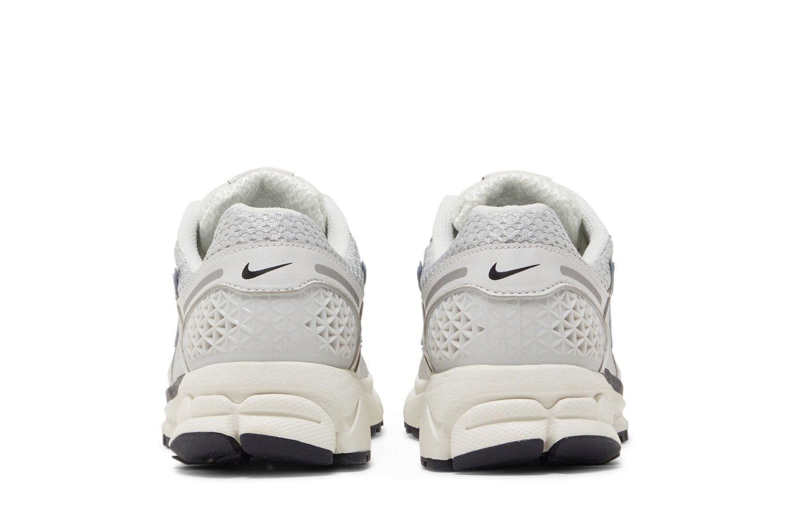 Tênis Nike Zoom Vomero 5 Photon Dust Metallic Silver Cinza - Nike - FD0884025