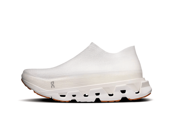 Tênis On Running Loewe LightSpray Cloudmonster Branco