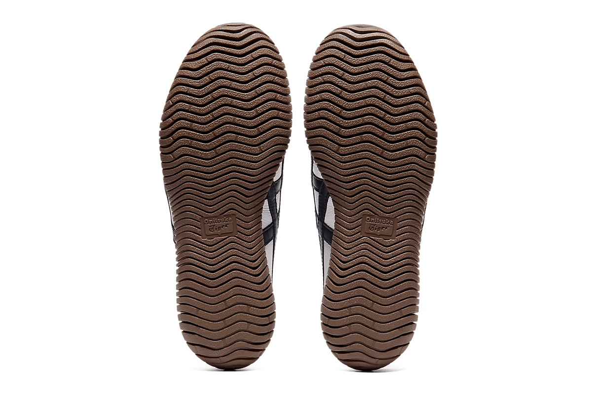 Tênis Onitsuka Tiger Tsunahiki Slip - On White/Black Branco - Onitsuka Tiger - 1183C529.101-1