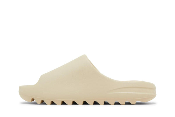 Tênis Yeezy Slide Boné Branco