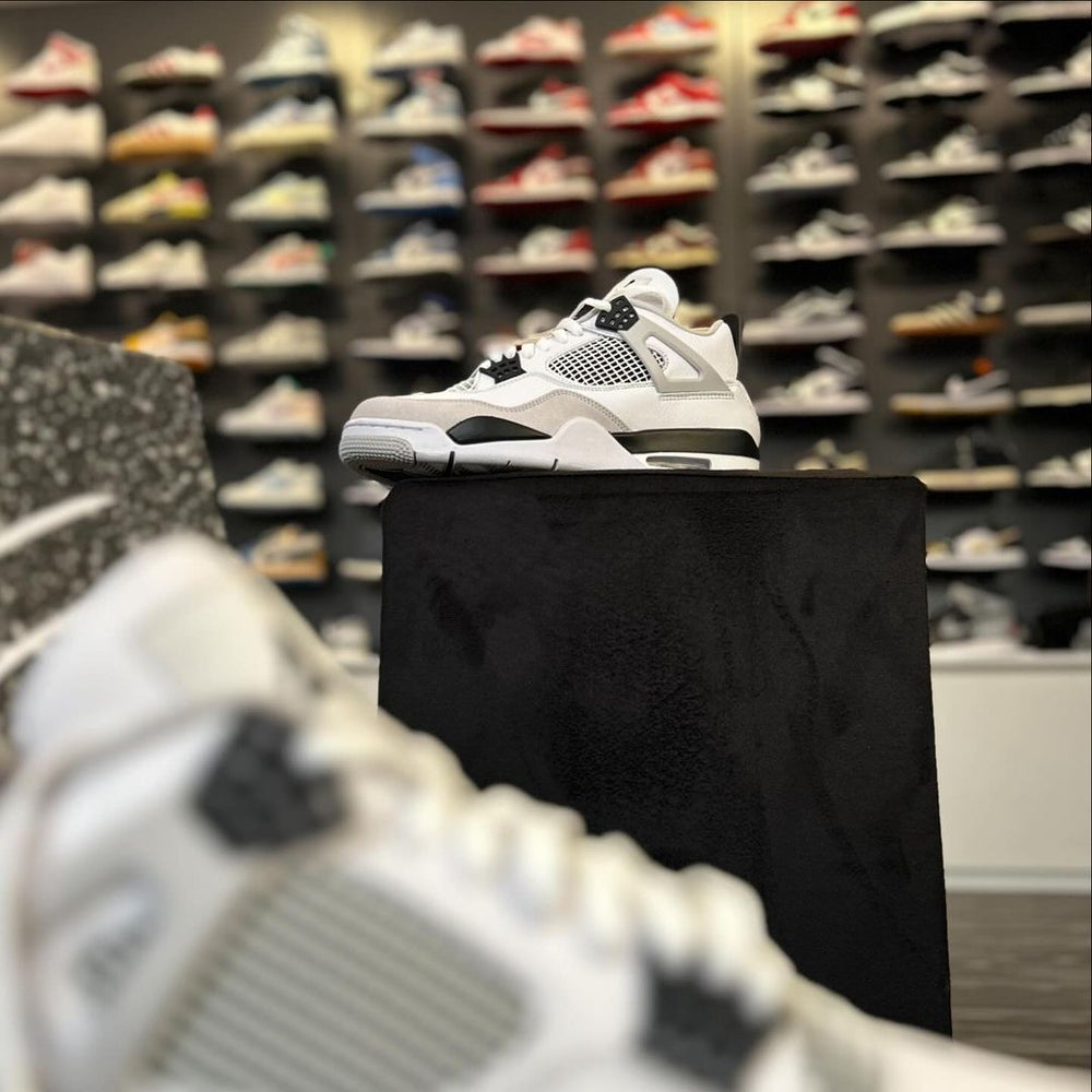 Air Jordan 4