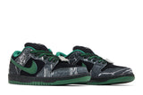 Vista frontal do Nike Nike Sb Dunk Low x THERE Skateboarding Ultra Humanized mostrando biqueira e costuras