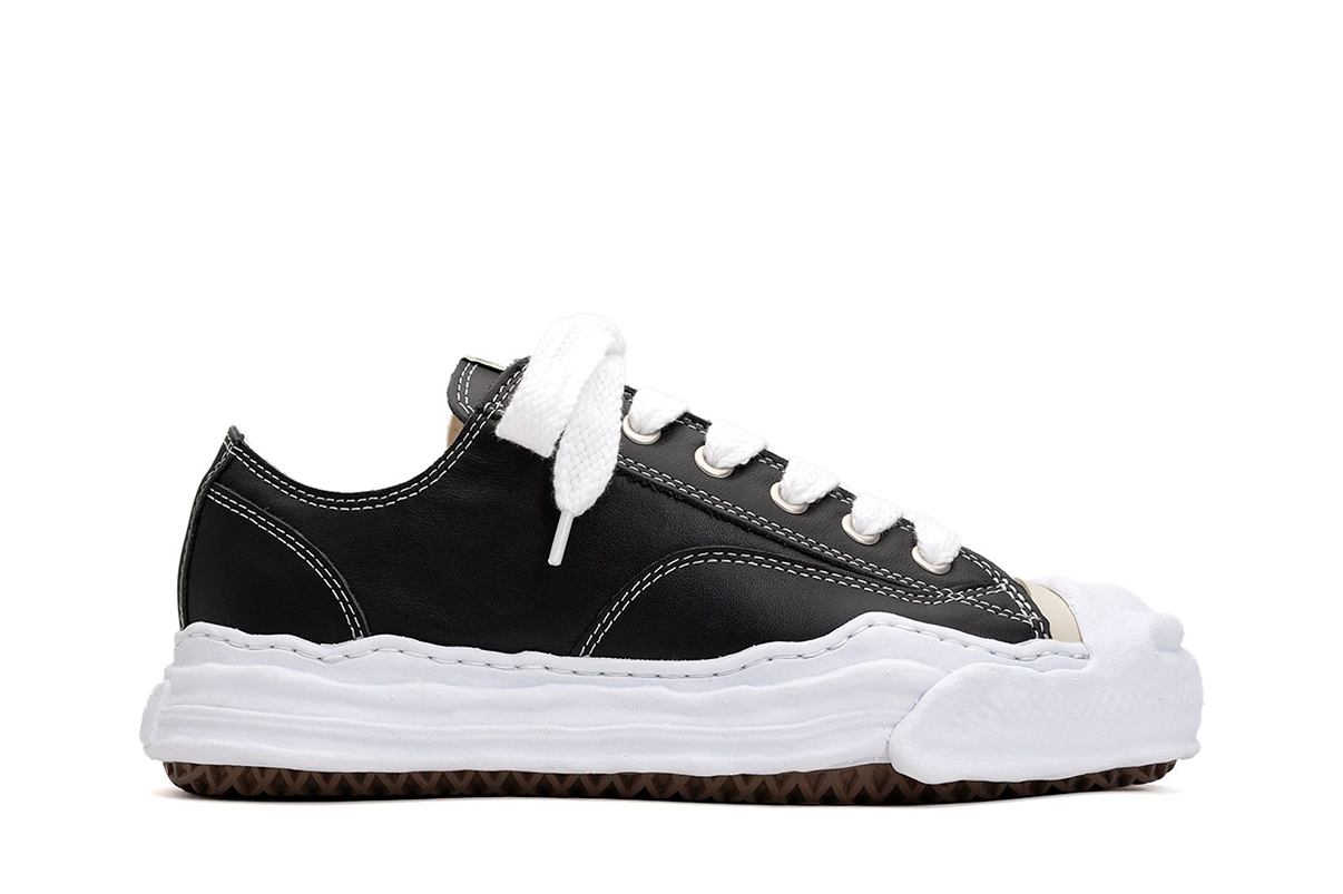 Tênis Maison Mihara Yasuhiro "Hank" OG Sole Leather Low-top Preto/Branco