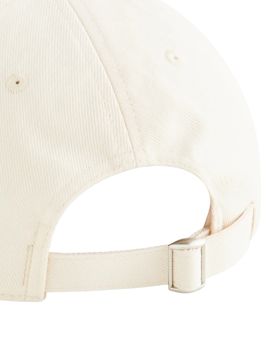 Boné Kith Script Brushed Twill Bay Low Pinch Crown Nocturnal Bege/Azul Marinho