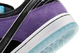Vista na caixa do Nike Nike SB Dunk Low Pro x Hayley Wilson Black and Court Purple mostrando embalagem original da marca