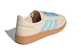 Vista superior do Adidas Adidas Handball Spezial Sand Strata Clear Sky mostrando abertura, lingueta e cadarços