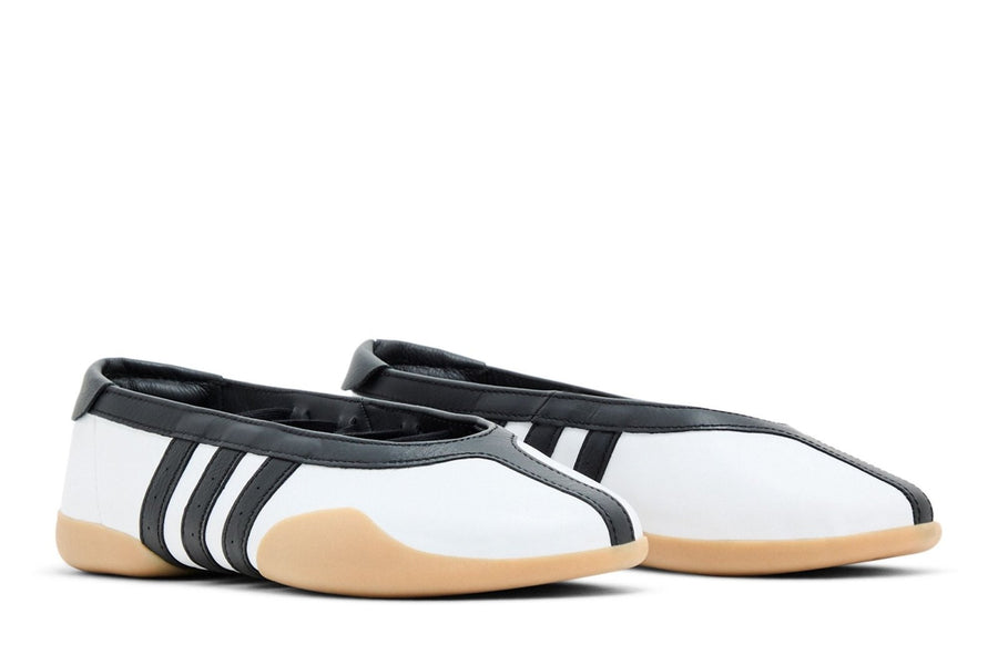 Vista frontal adidas Taekwondo Mei Ballet Branco e Preto
