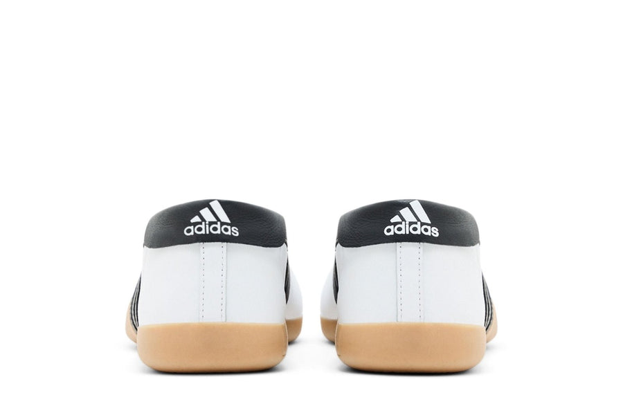 Vista superior adidas Taekwondo Mei Ballet Branco e Preto