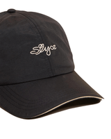 Vista lateral Boné Slyce Championship Blackout Preto