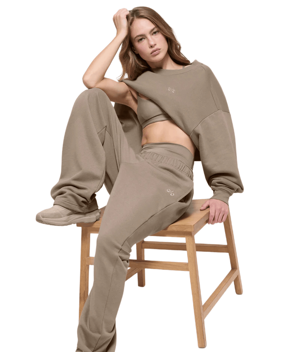 Calça Alo Yoga Accolade Straight Leg Gravel Bege - Alo Yoga - 