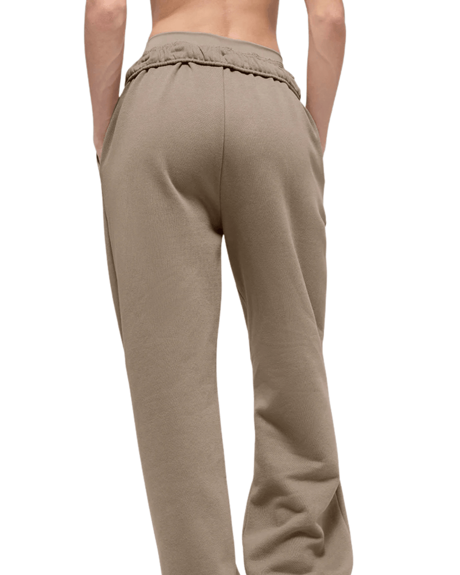 Calça Alo Yoga Accolade Straight Leg Gravel Bege - Alo Yoga - 