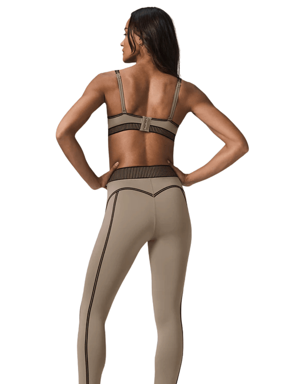 Calça Alo Yoga Airlift High-Waist 7/8 Line Up Legging Gravel Bege