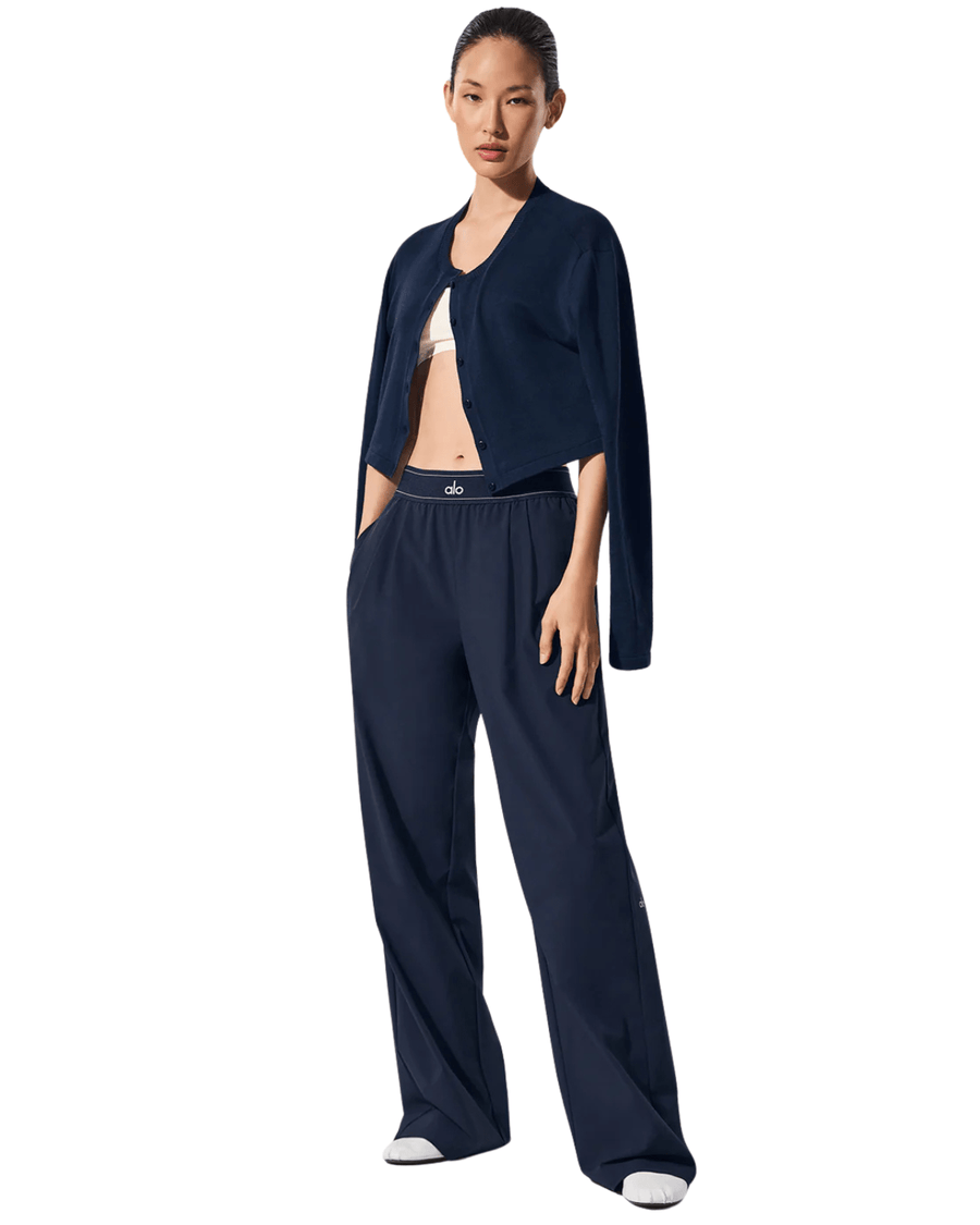 Calça Alo Yoga Suit Up Trouser (Long) Azul Marinho por R$ 1.549,99