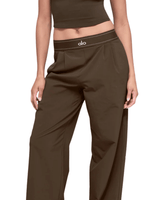 Calça Alo Yoga Suit Up Trouser (Regular) Espresso Marrom