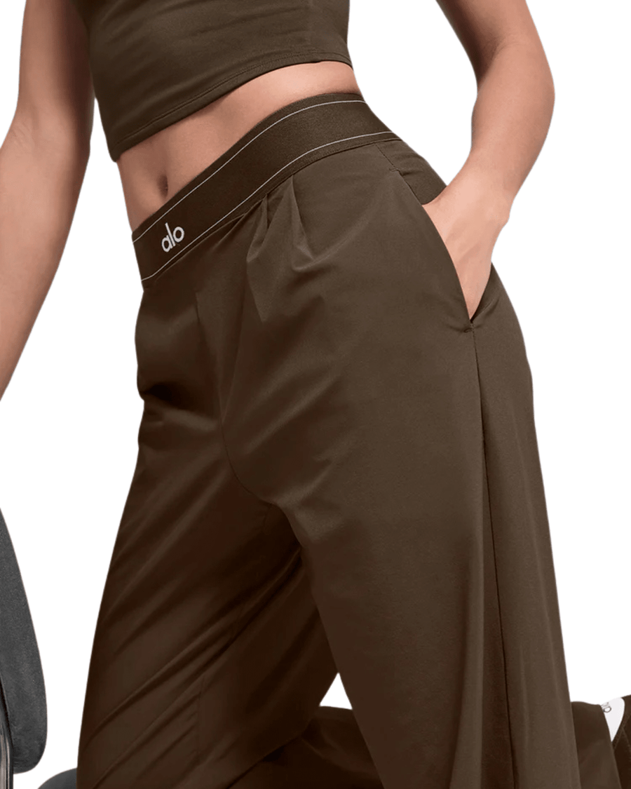 Calça Alo Yoga Suit Up Trouser (Regular) Espresso Marrom