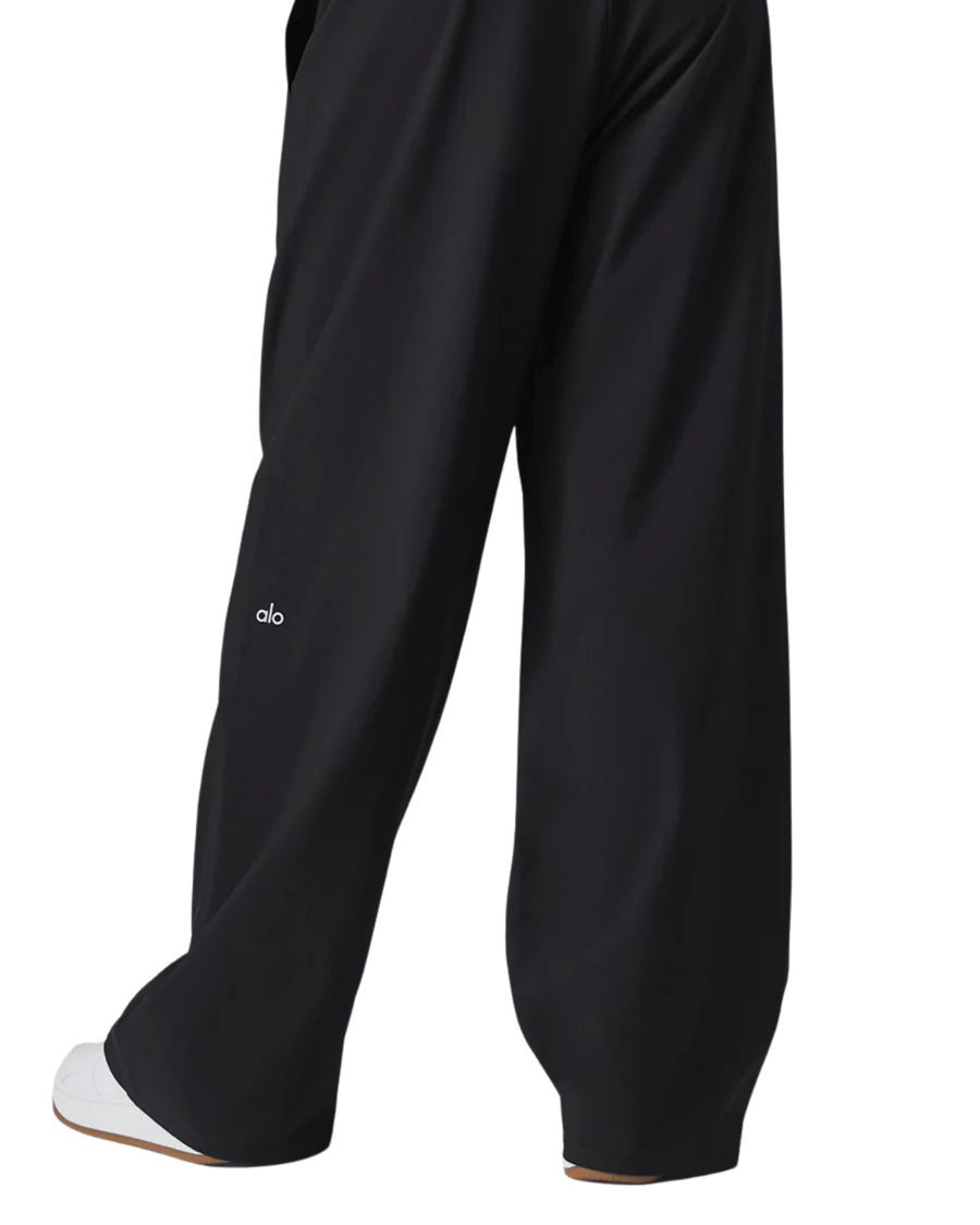 Vista superior Calça Alo Yoga Suit Up Trouser (Regular) Preto