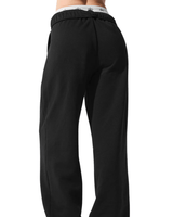 Vista lateral Calça de Moletom Alo Yoga Accolade Straight Leg