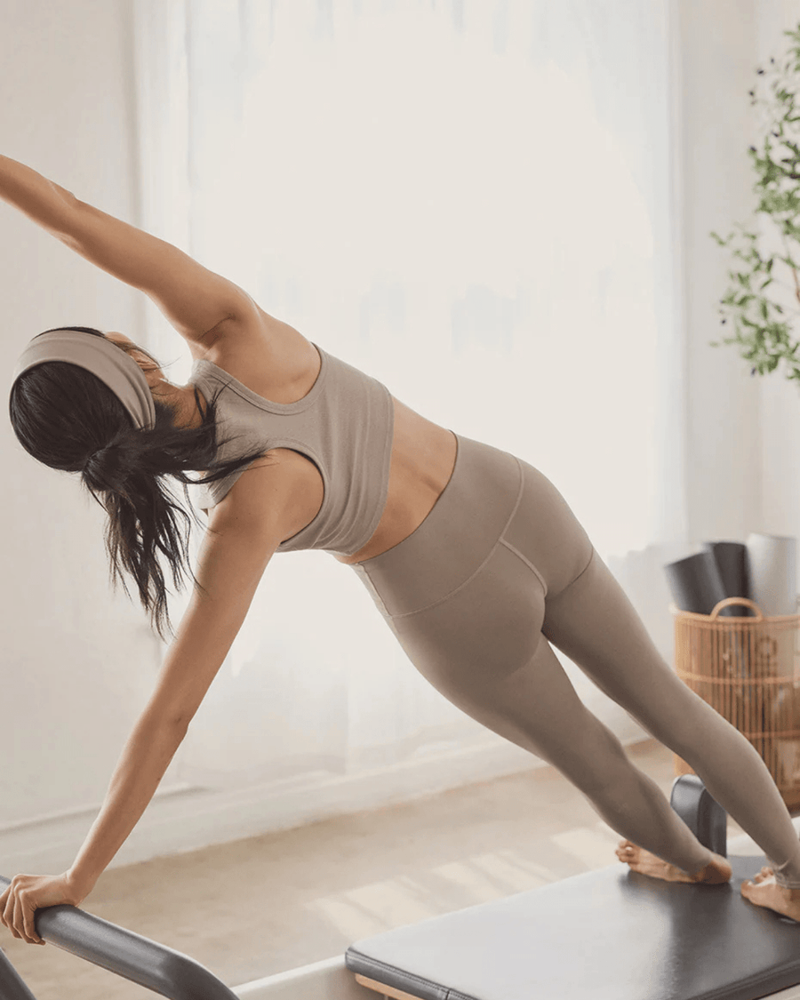 Vista frontal Calça Legging Alo Yoga 7/8 High-Waist Airlift