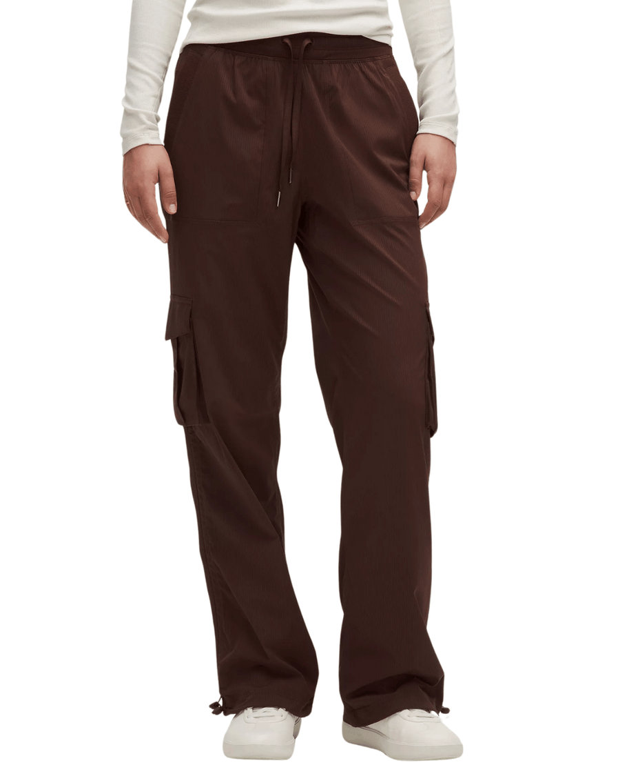 Calça Lululemon Cargo Dance Studio Relaxed-Fit Mid-Rise por R