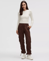 Vista traseira Calça Lululemon Cargo Dance Studio Relaxed-Fit Mid-Rise