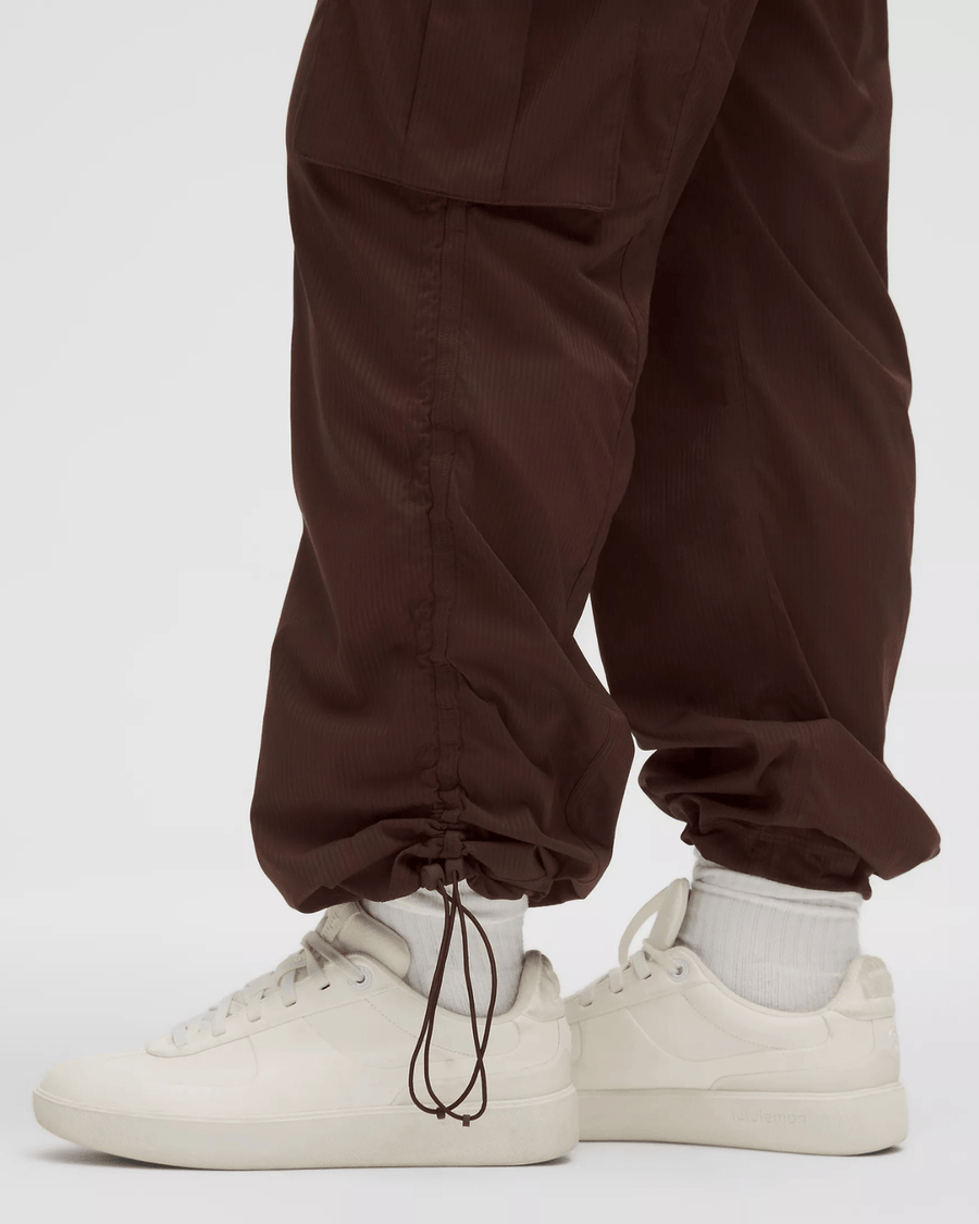 Vista na caixa Calça Lululemon Cargo Dance Studio Relaxed-Fit Mid-Rise
