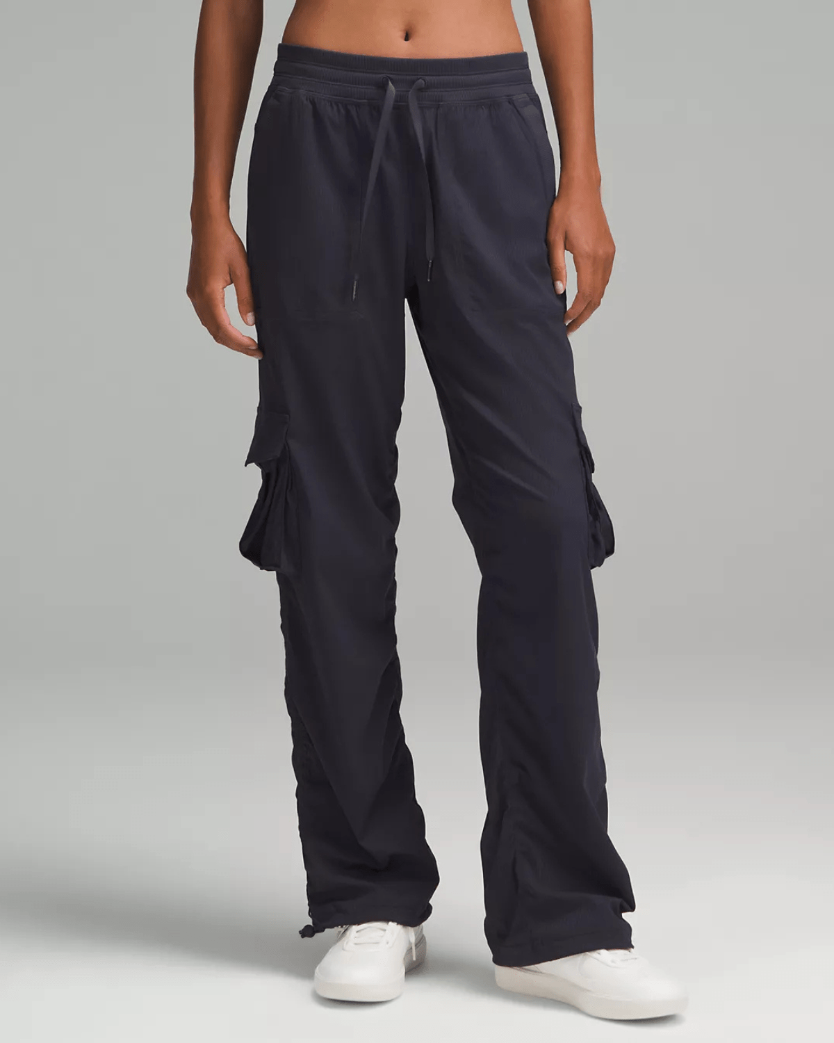 Calça Lululemon Cargo Dance Studio Relaxed - Fit Mid - Rise - Lululemon - 11670127 - 41