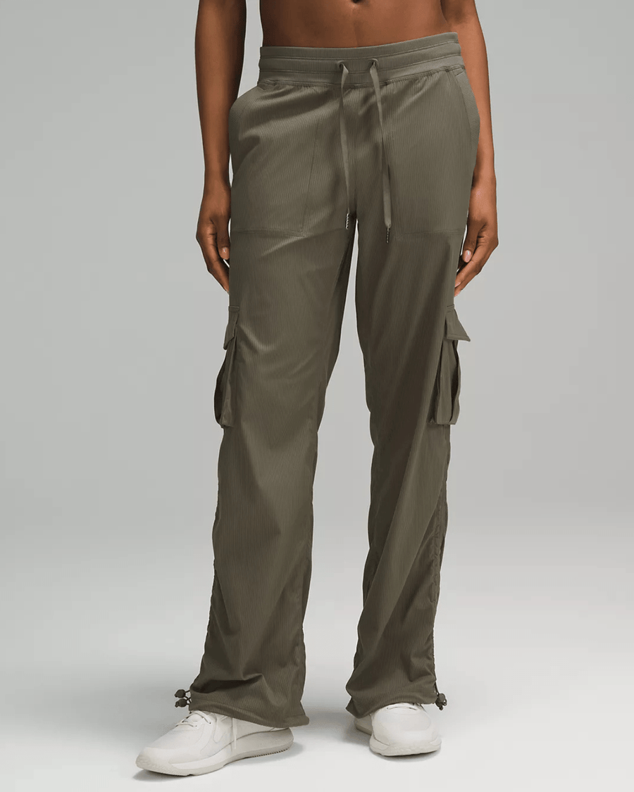 Calça Lululemon Cargo Dance Studio Relaxed - Fit Mid - Rise - Lululemon - 11670127 - 51