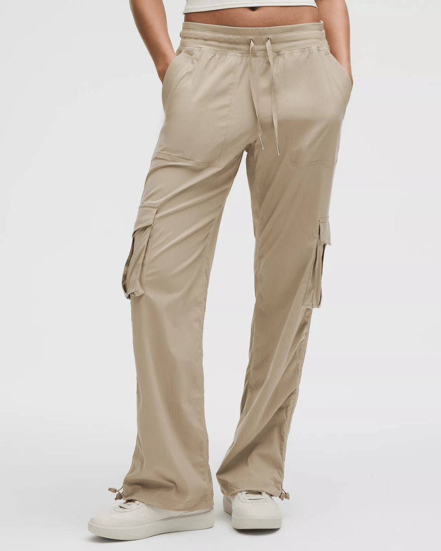Vista na caixa Calça Lululemon Cargo Dance Studio Relaxed-Fit Mid-Rise