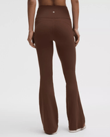 Vista traseira Calça Lululemon Groove Nulu Super-High-Rise Flared Regular
