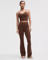 Vista lateral Calça Lululemon Groove Nulu Super-High-Rise Flared Regular