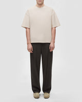 Vista lateral Camiseta Boxy Saint Studio Supima Areia