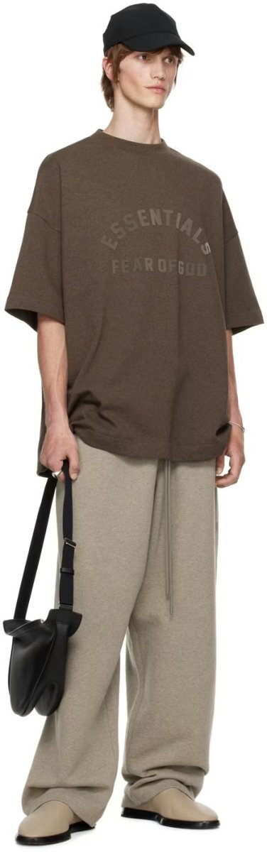 Camiseta Oversized Fear of God Essentials Heavy Healther Wood Marrom - LK Sneakers - 242161M213003 - 1