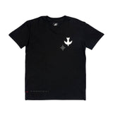 Vista lateral Camiseta Regular Dane-se x Athos Bulcão Igrejinha Preto