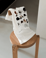 Vista traseira Camiseta Saint Studio Classy Suedine Supima Chairs Branco