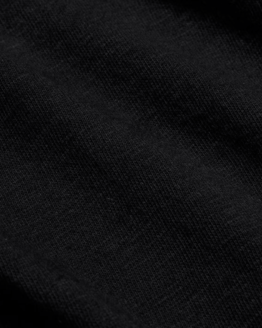 Vista do solado Camiseta Skims Baby Tee Worn in Jersey Onyx Preto