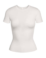 Vista superior Camiseta Skims Cotton Jersey Marble Branco