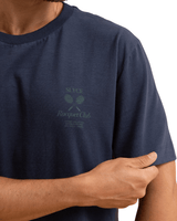 Vista lateral Camiseta Slyce Racquet Club Azul Marinho
