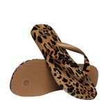 Vista lateral Chinelo Havaianas x Dolce & Gabbana Leopard Marrom