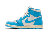 Air Jordan 1 Retro High OG 'UNC Reimagined' tênis azul claro e branco perfil lateral esquerdo