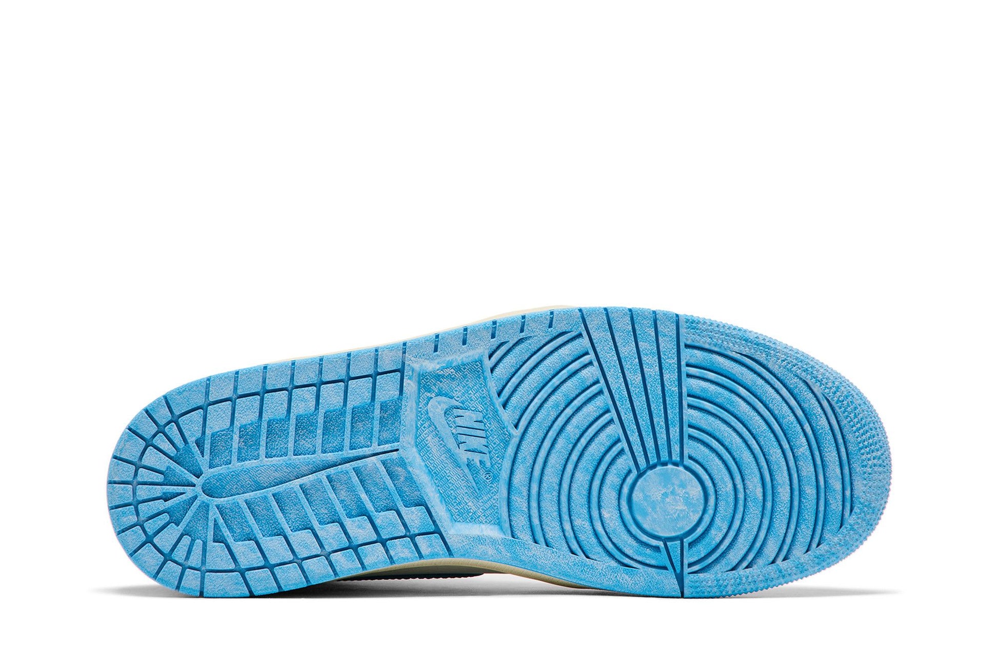 Solado azul claro do tênis Air Jordan 1 Retro High OG 'UNC Reimagined'