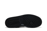 Vista traseira do Jordan Nike Swarovski x Air Jordan 1 Retro Low OG 'Shadow' mostrando calcanheira e detalhes do solado
