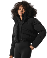 Vista lateral Jaqueta Alo Yoga Glacier Puffer Black Preto