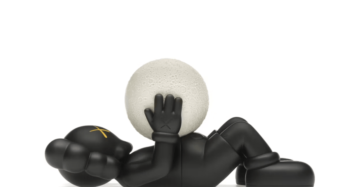 KAWS Holiday Shanghai Vinyl Figure Black Toy Art Preto - LK
