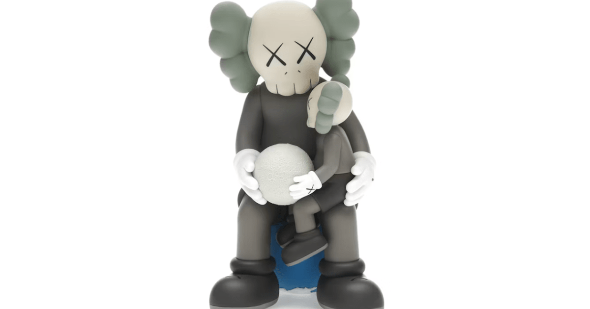 kaws-holiday-thailand-vinyl-